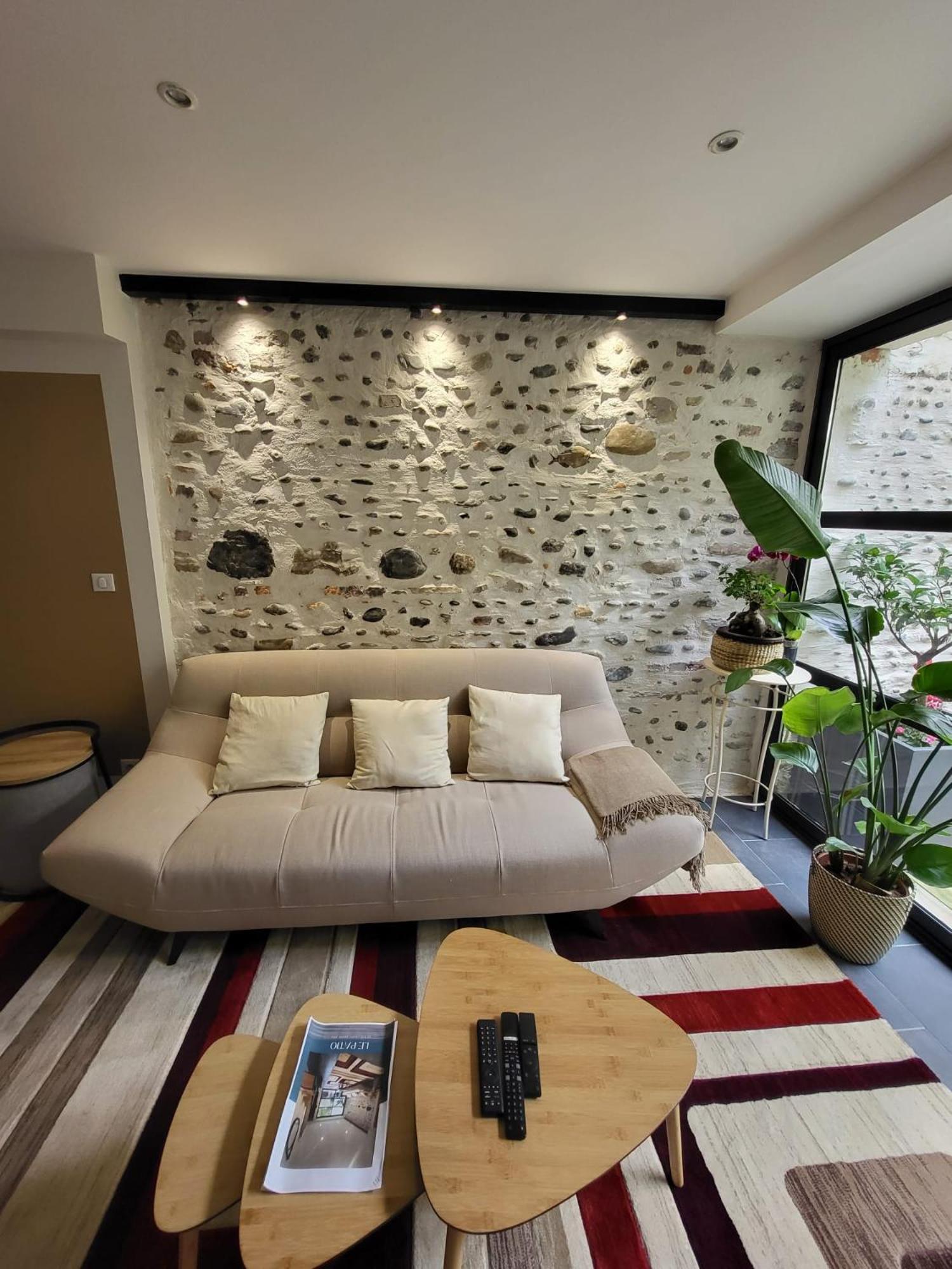 Le Patio - Appartement Calme - Hyper Centre Pau Exterior photo